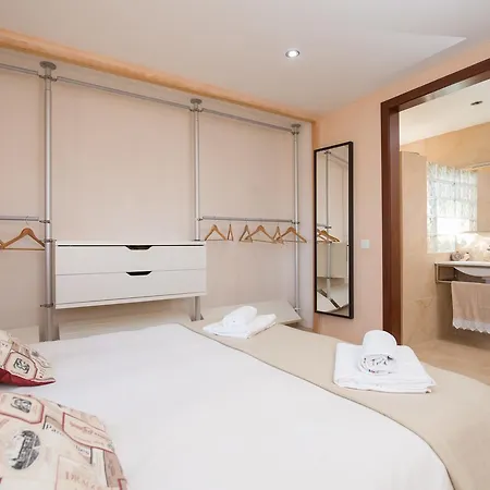 Es Mitja Davall Villa *